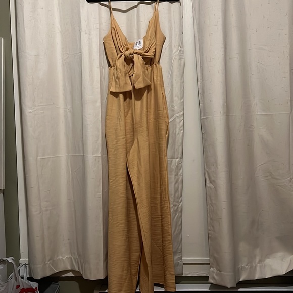 Jumpsuit - Picture 3 of 4